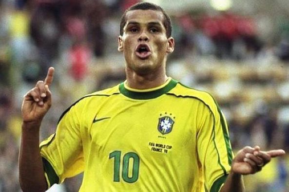 其劲旅费内 其劲旅费内